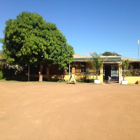 Carnarvon Caravan Park Экстерьер фото